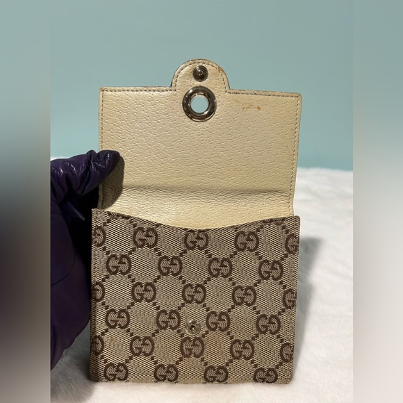 GUCCI Compact Wallet in beige canvas and cream leather. Authentic & pre-owned. - Picture 6 of 11